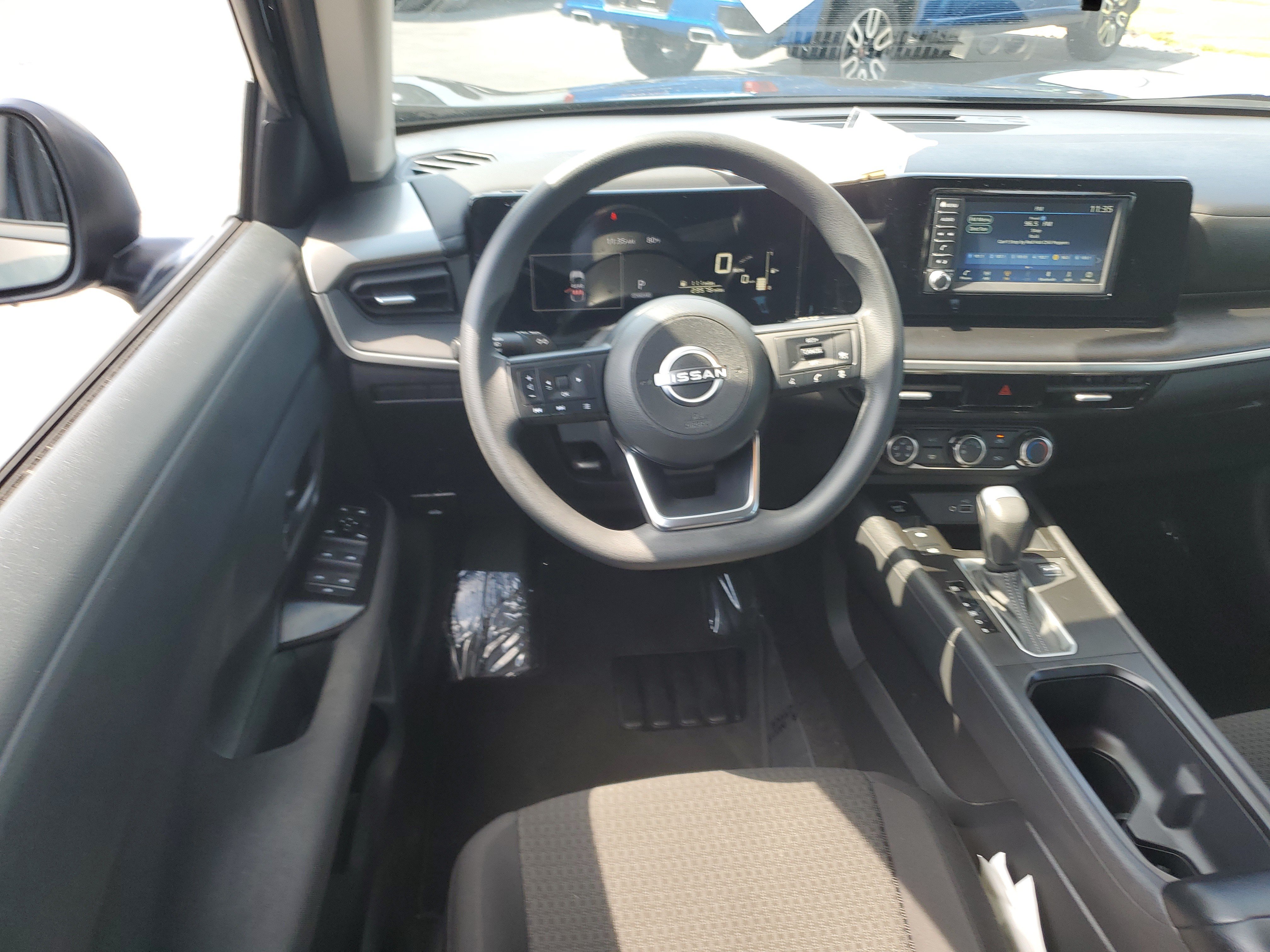 Used 2025 Nissan Kicks S AWD/4WD image 10