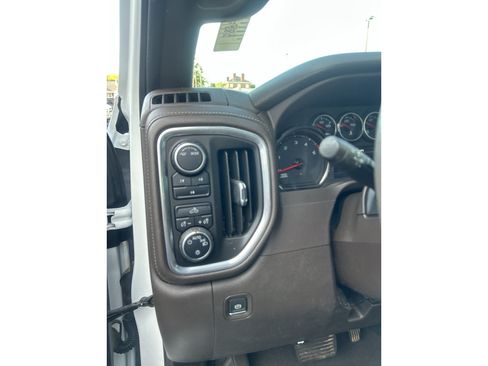 Used 2022 Chevrolet Silverado 2500 LT AWD/4WD image 17