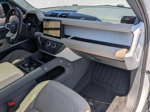 Used 2023 Land Rover Defender 130 SE AWD/4WD image 18