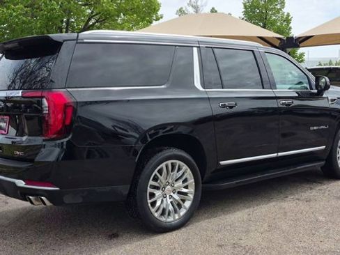 Used 2025 GMC Yukon XL Denali AWD/4WD image 8