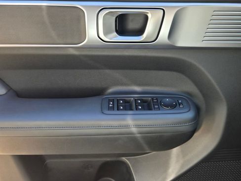 Used 2025 Hyundai Santa Fe SEL FWD image 28