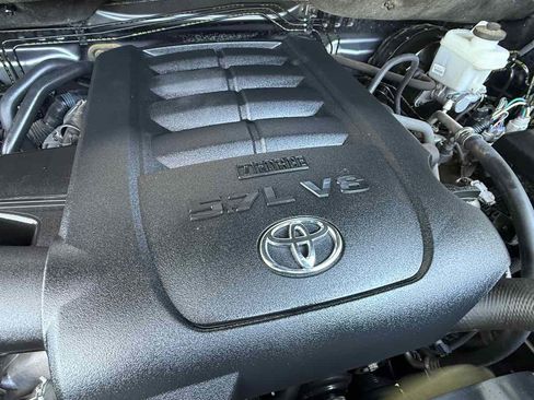 Used 2018 Toyota Tundra SR5 image 35