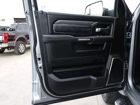 Used 2020 RAM 5500 4x4 Crew Cab image 44