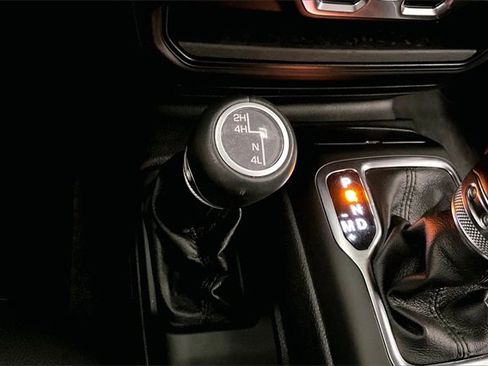 Used 2021 Jeep Wrangler Unlimited Sahara image 33