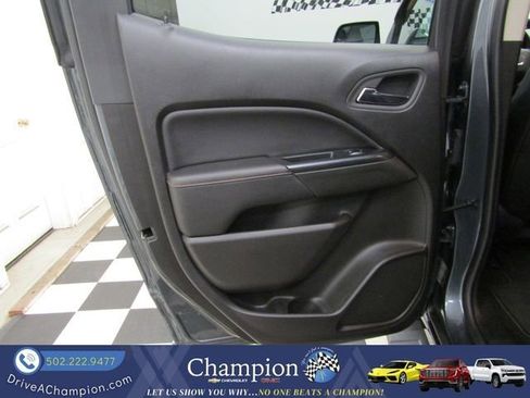 Used 2015 GMC Canyon SLE w/ All-Terrain Package image 16