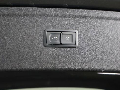 Used 2023 Audi Q5 2.0T Premium w/ Convenience Package image 21