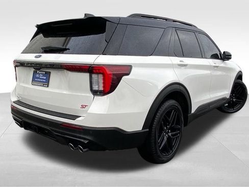 Certified 2025 Ford Explorer ST image 5