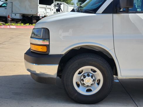 New 2025 Chevrolet Express 3500 w/ Power Convenience Package image 14