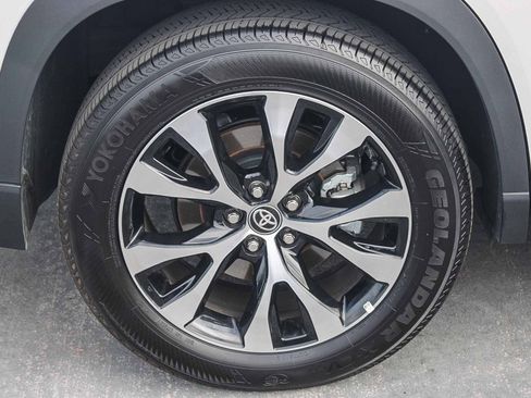 Used 2025 Toyota Grand Highlander AWD Hybrid image 12