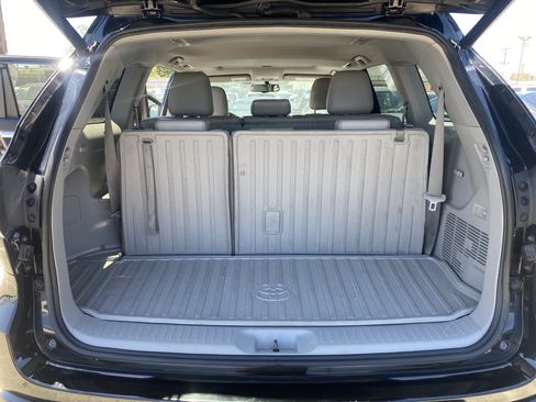 Used 2016 Toyota Highlander XLE FWD image 19