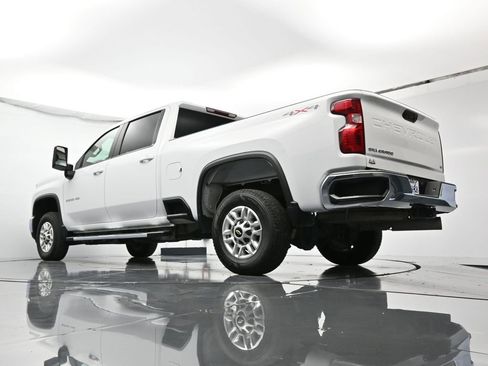 Certified 2025 Chevrolet Silverado 2500 LT w/ Convenience Package image 41