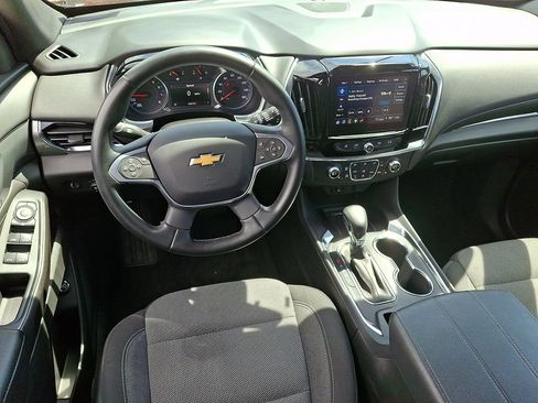 Used 2023 Chevrolet Traverse LT AWD/4WD image 2