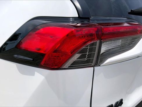 Used 2025 Toyota RAV4 XLE AWD/4WD image 28