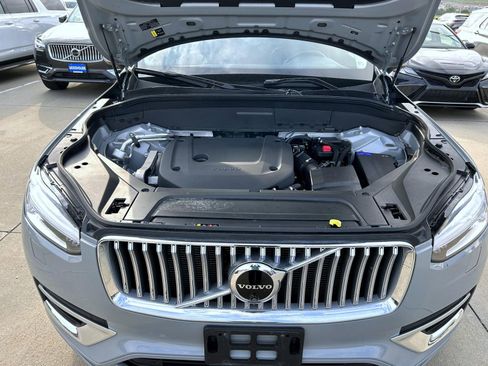Used 2024 Volvo XC90 B6 Plus image 27
