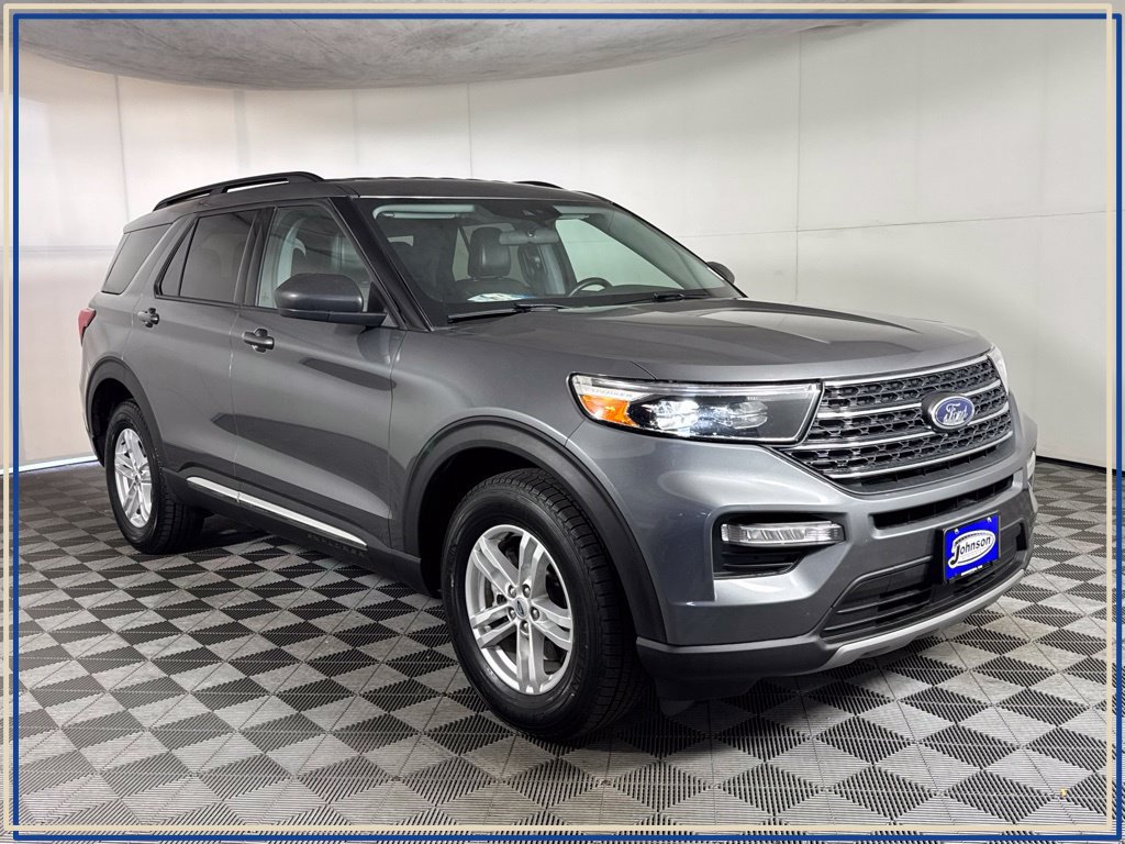 Used 2023 Ford Explorer XLT w/ Equipment Group 202A AWD/4WD image 4