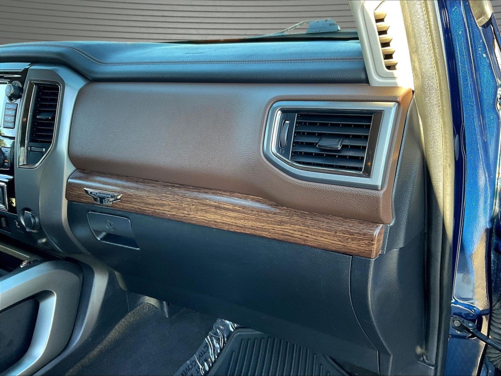 Used 2019 Nissan Titan Platinum Reserve w/ Platinum Utility Package AWD/4WD image 24