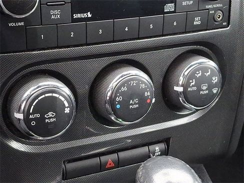 Used 2014 Dodge Challenger SXT image 17