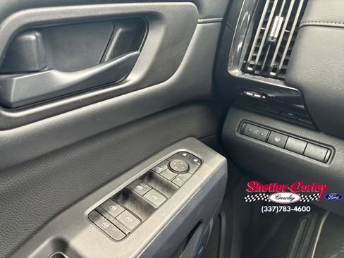 Used 2024 Nissan Pathfinder SV FWD image 27