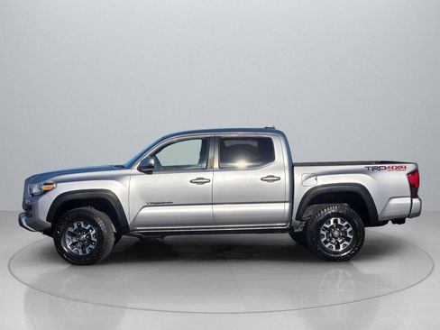 Used 2019 Toyota Tacoma TRD Off-Road image 4