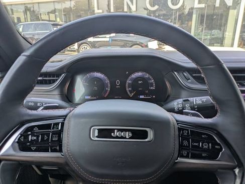Used 2023 Jeep Grand Cherokee L Summit AWD/4WD image 14