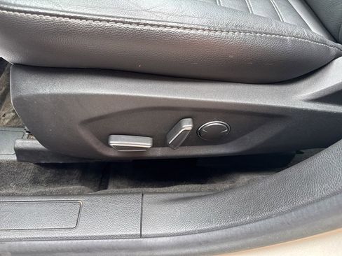 Used 2015 Ford Fusion SE w/ Equipment Group 502A FWD image 31