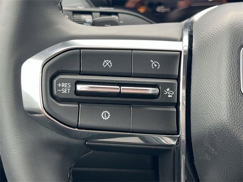 New 2025 GMC Acadia Elevation image 13