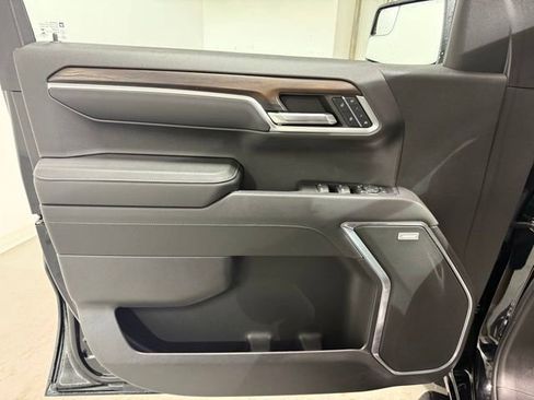 Certified 2022 GMC Sierra 1500 SLT w/ SLT Convenience Package AWD/4WD image 10