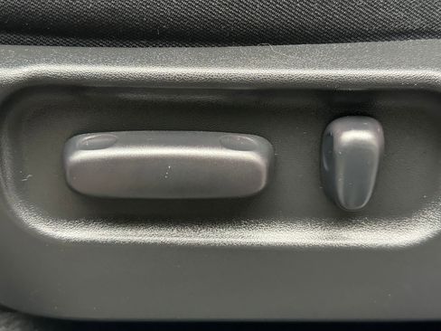 Used 2021 Toyota Tacoma TRD Off-Road image 19