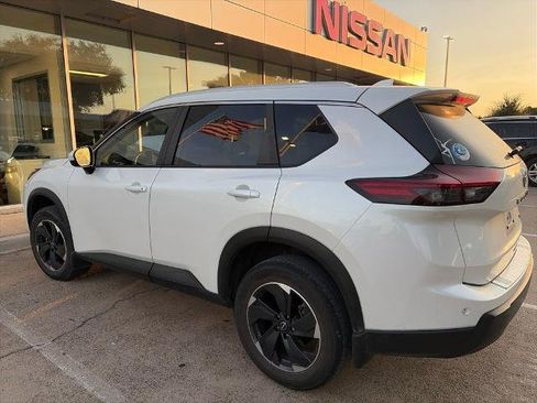 Certified 2024 Nissan Rogue SV w/ SV Premium Package FWD image 12