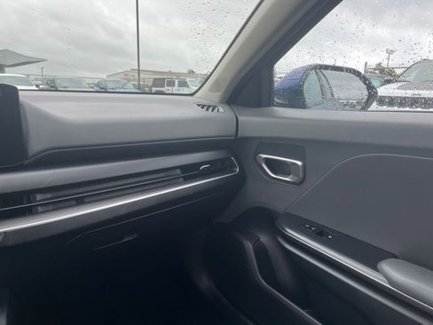 Used 2025 Kia K4 LXS image 34