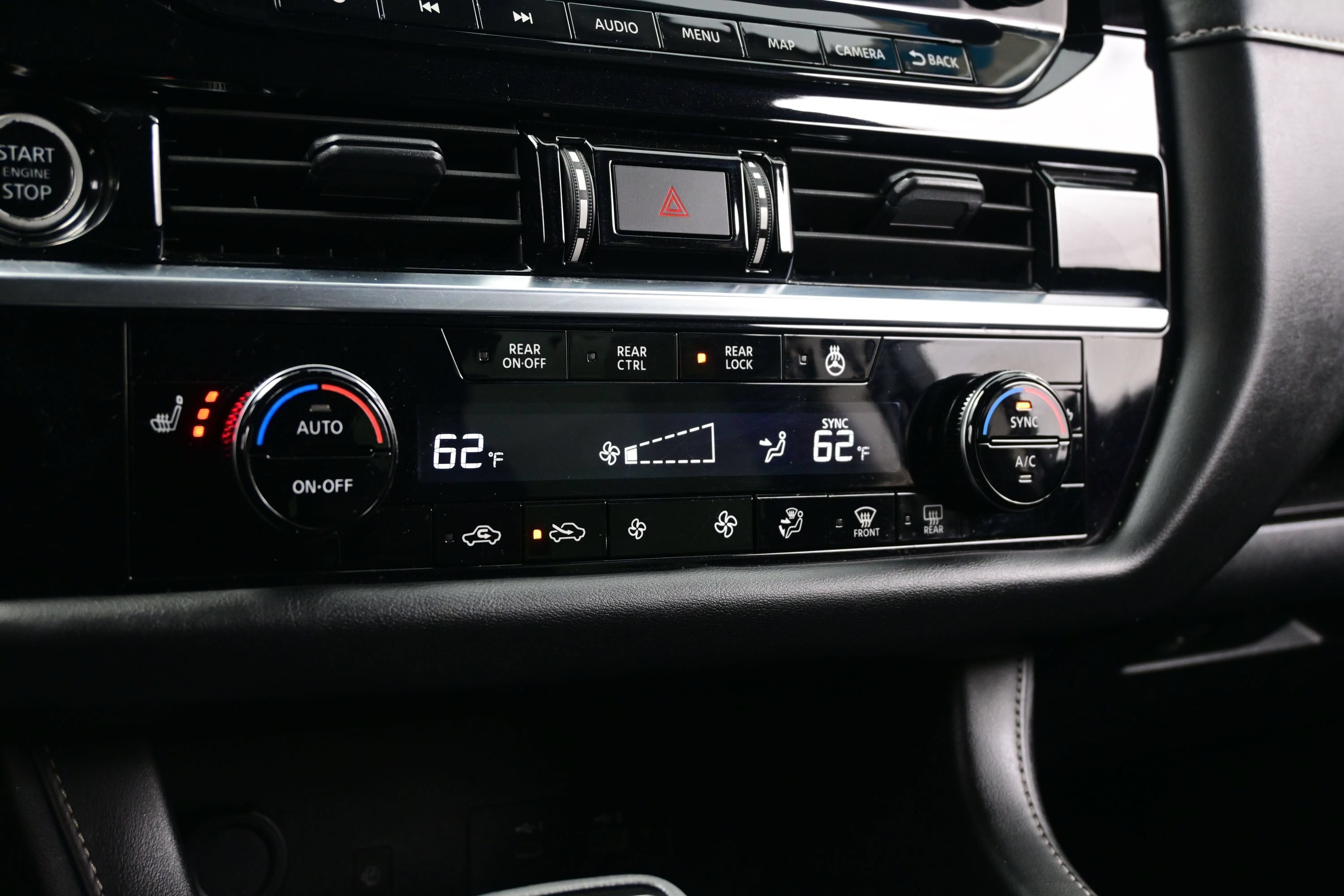 Used 2023 Nissan Pathfinder SL AWD/4WD image 21