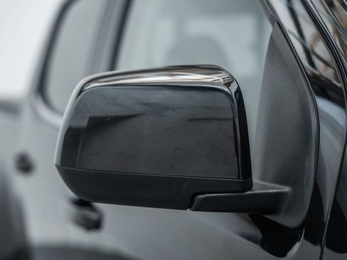 Used 2019 Chevrolet Colorado LT w/ LT Convenience Package AWD/4WD image 17