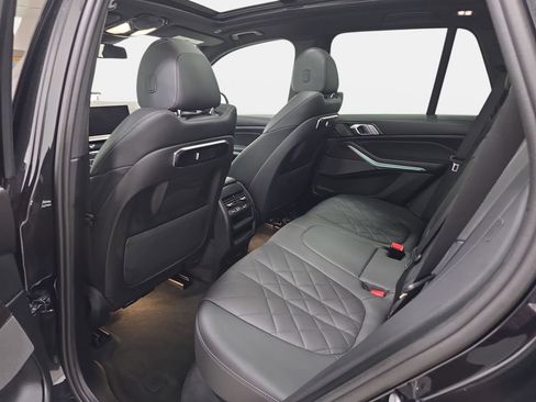Used 2025 BMW X5 xDrive50e AWD/4WD image 12
