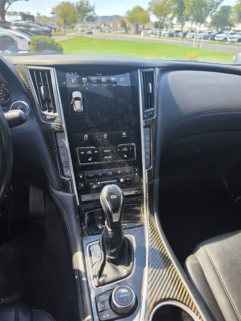 Used 2018 INFINITI Q60 3.0t Luxe AWD/4WD image 3