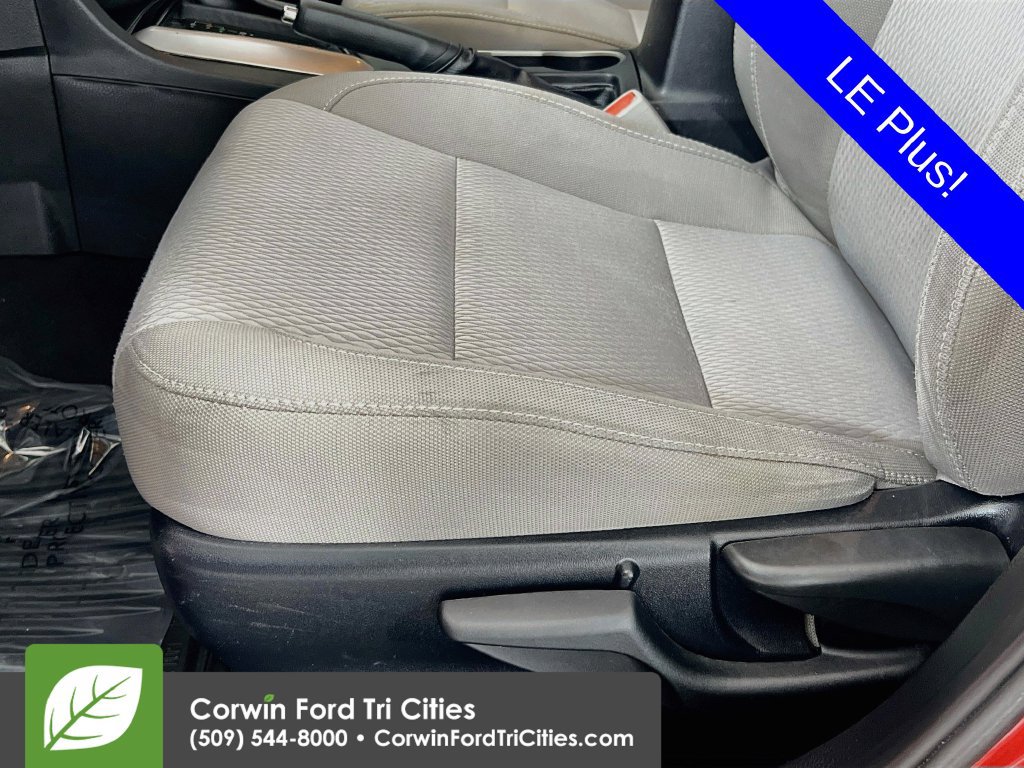 Used 2016 Toyota Corolla LE FWD image 22