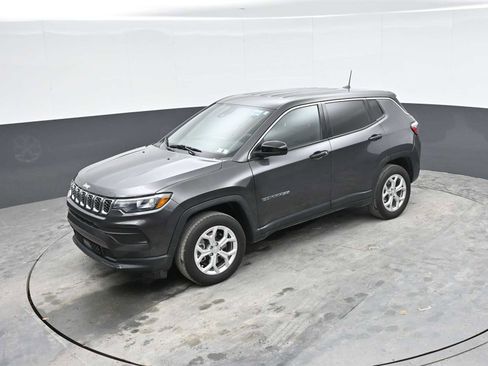 Used 2024 Jeep Compass Sport AWD/4WD image 29