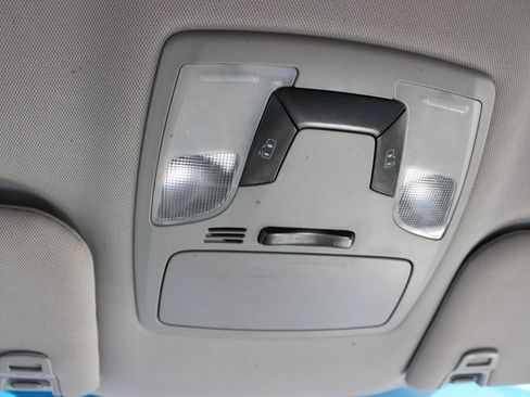 Used 2015 Toyota Sienna LE image 39