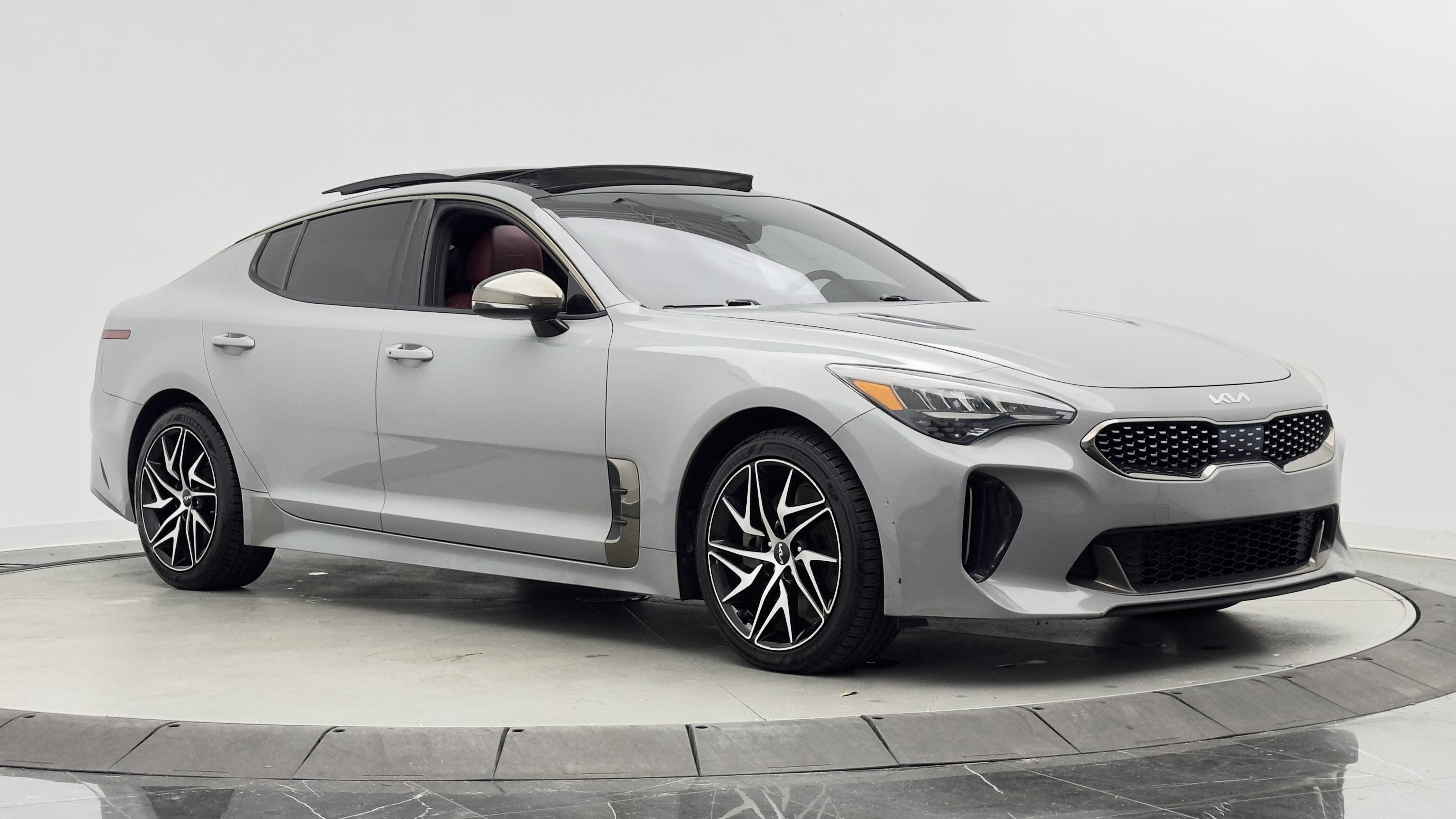 Used 2023 Kia Stinger GT-Line w/ Sun & Sound Package RWD image 3