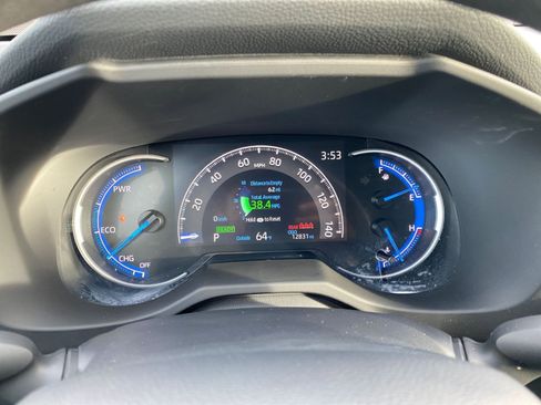 Used 2025 Toyota RAV4 LE image 40