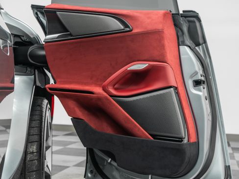 Used 2025 Ferrari Purosangue AWD/4WD image 39