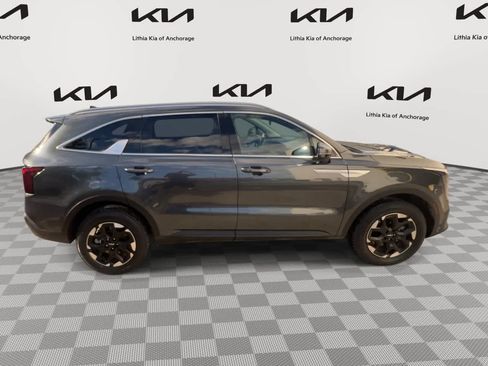 Certified 2025 Kia Sorento S w/ Panoramic Sunroof Package AWD/4WD image 9