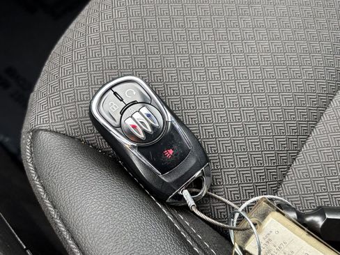 Used 2025 Buick Encore GX Preferred FWD image 21