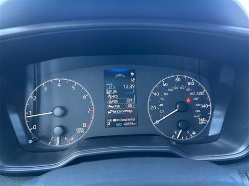 Used 2024 Toyota Corolla LE image 29