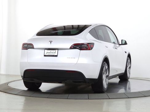 Used 2023 Tesla Model Y Long Range AWD/4WD image 12