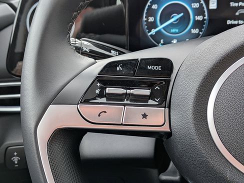 Certified 2025 Hyundai Elantra SEL FWD image 18