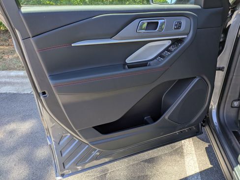 New 2026 Ford Explorer ST AWD/4WD image 9