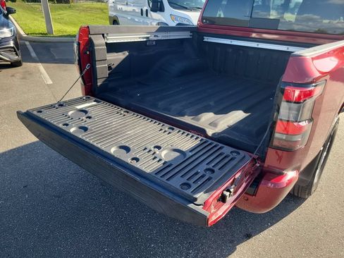 Used 2024 Nissan Frontier SV w/ SV Convenience Package AWD/4WD image 8