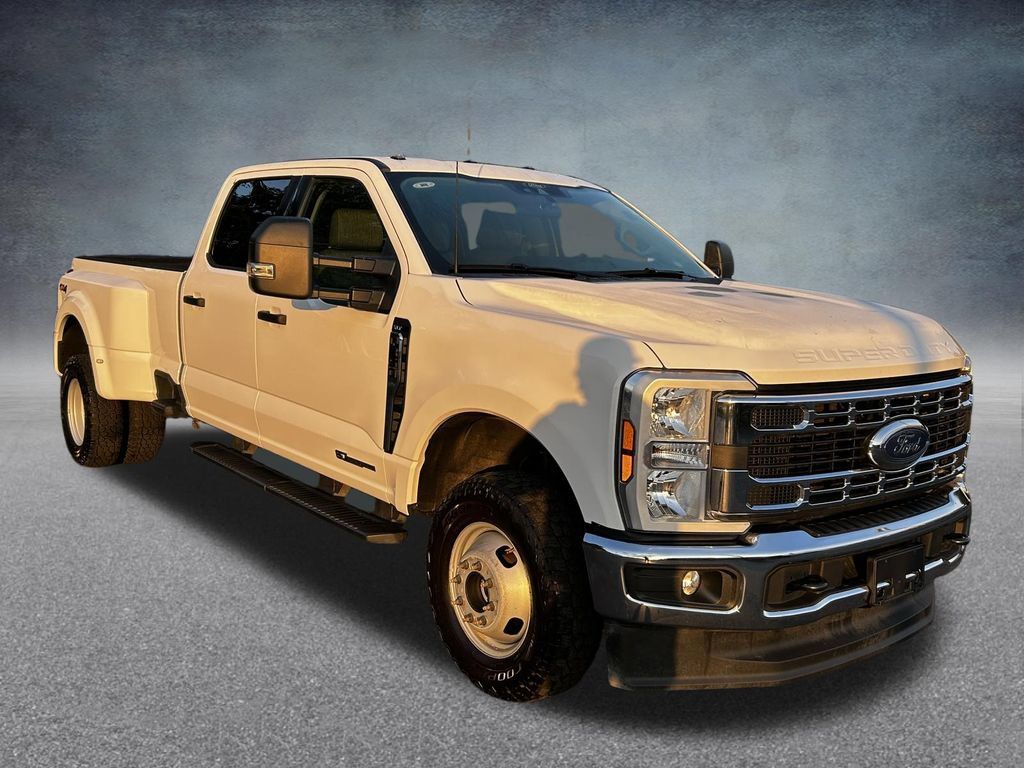 Used 2026 Ford F350 XLT AWD/4WD image 3
