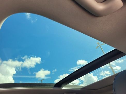 Used 2021 Hyundai Santa Fe SEL w/ Convenience + Premium Package image 5