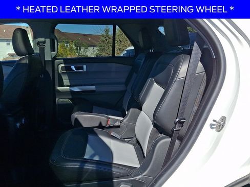 Used 2022 Ford Explorer XLT w/ Equipment Group 202A image 10